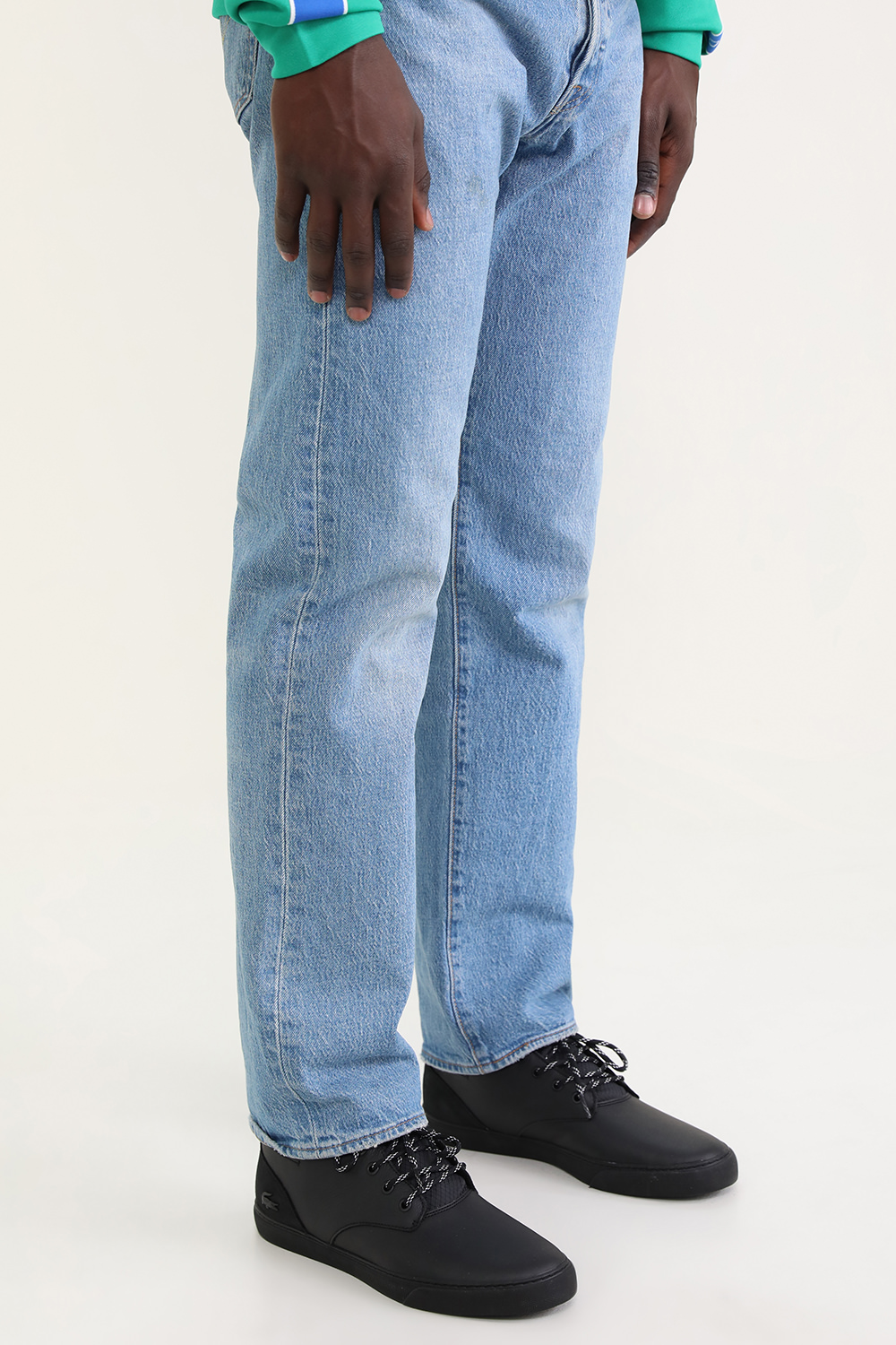 תמונת כל הלוק של סניקרס אספרה צ'וקה